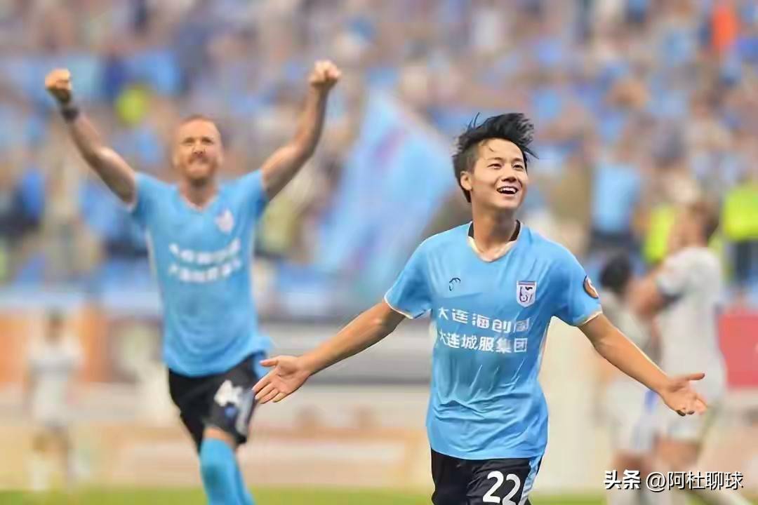 lol官网下载安装-武汉三镇关键时刻单刀错失，志在荷甲名次提升，悬念犹存，赛程密集仍需轮换(荷甲赛程安排)