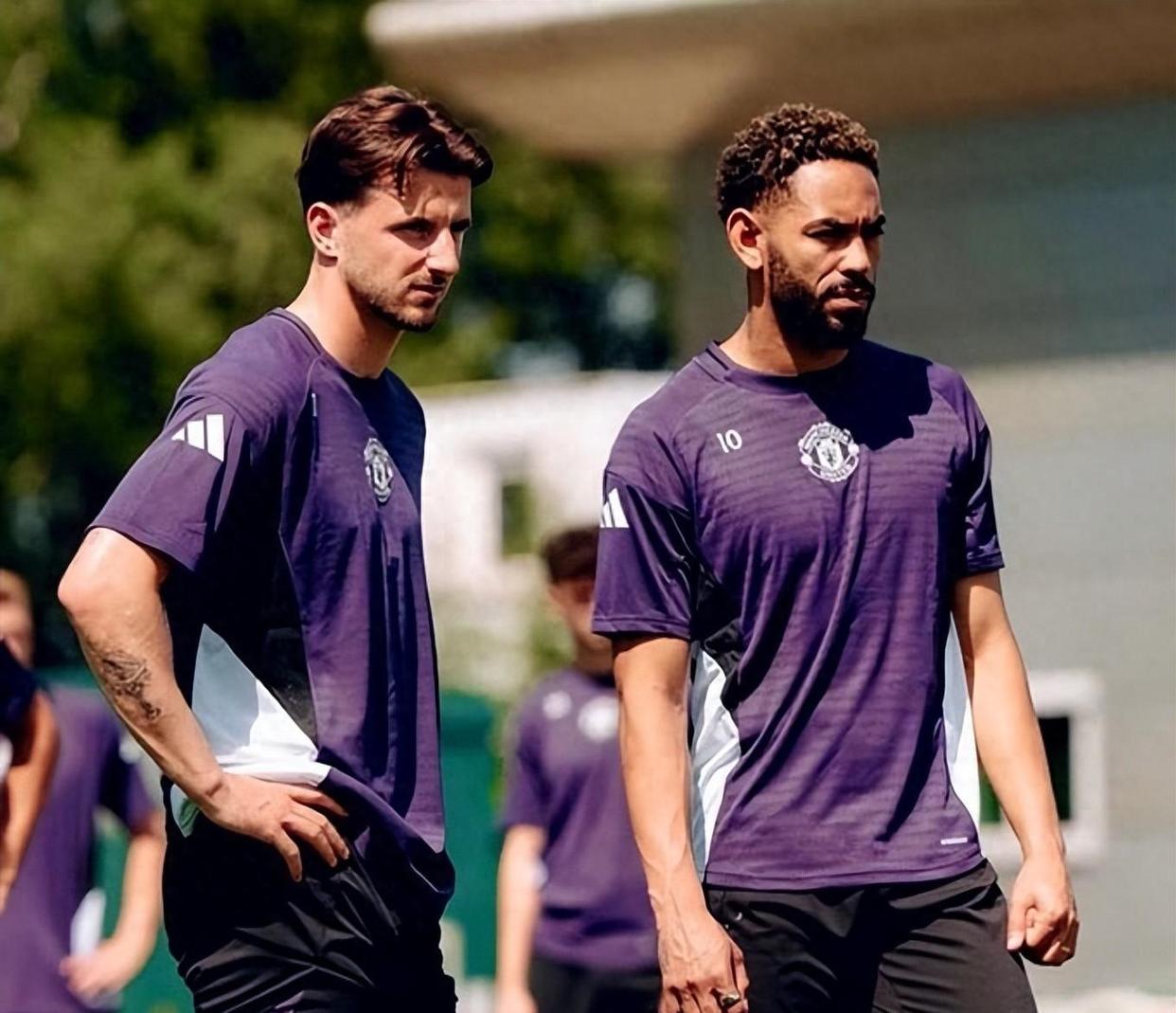 lol官网下载安装-离谱！国际比赛日拉齐奥内部沟通风云突变曼联转会期回应争议，马赛今晨单刀错失 